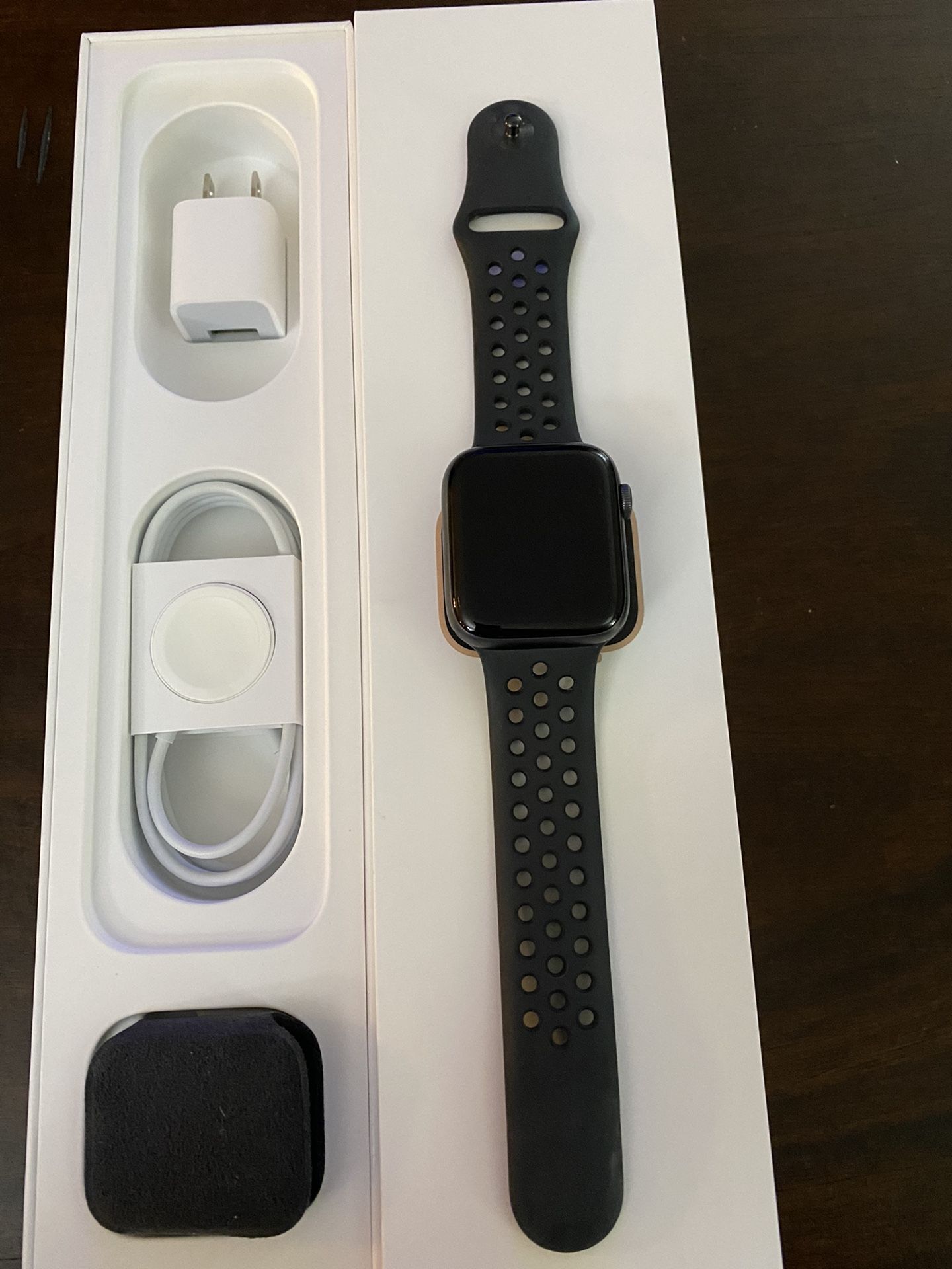 Apple Watch Series 4 Nike Edition 44mm