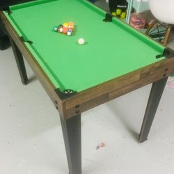 Mini Pool Table