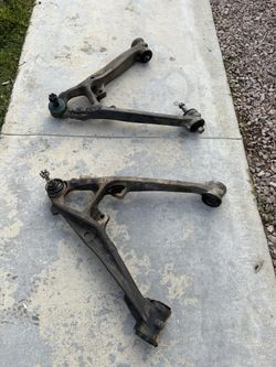 Lower Control Arms 2007-13 GM