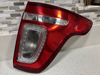2011 To 2015 Ford Exploer Passenger / Right Side Taillight OEM