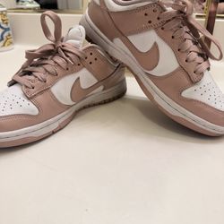 Nike Dunks 