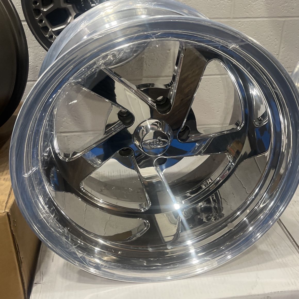 Intro Wheels 17x11 Polished For a Obs Chevy Fitment 5x5 for Sale in Los ...