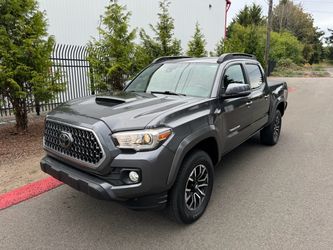 2018 Toyota Tacoma Double Cab TRD Sport (Fully Loaded!!! 4WD)