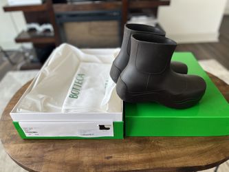 BOTTEGA VENETA PUDDLE Size 39