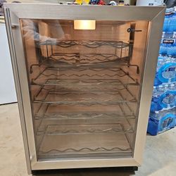 GE MONAGRAM wine Chiller/cooler 