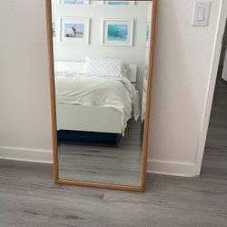 Henredon  Mirror and Table