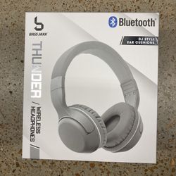 NWT Bluetooth Wireless Headphones 