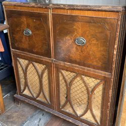 Antique Stromberg-Carlson Radio/turntable