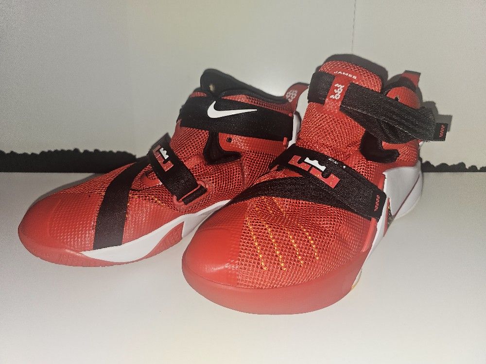 NIKES