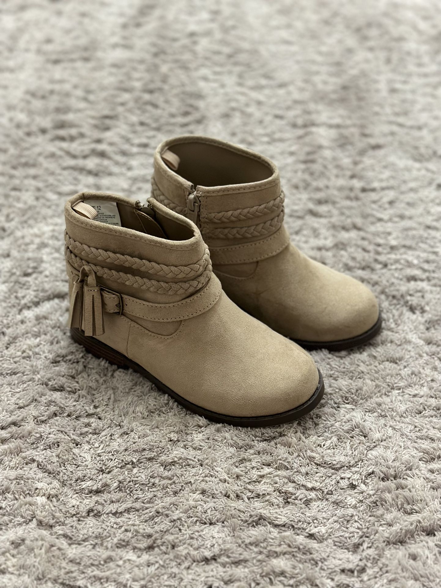 LIKE NEW‼️‼️‼️ LITTLE GIRL BOOTS 👢/ BOOTIES • LIGHT BROWN • SIZE 12