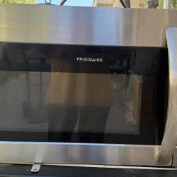 Frigidaire Microwave 30” Above Range