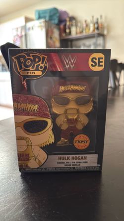 Hulk hogan chase Funko pin