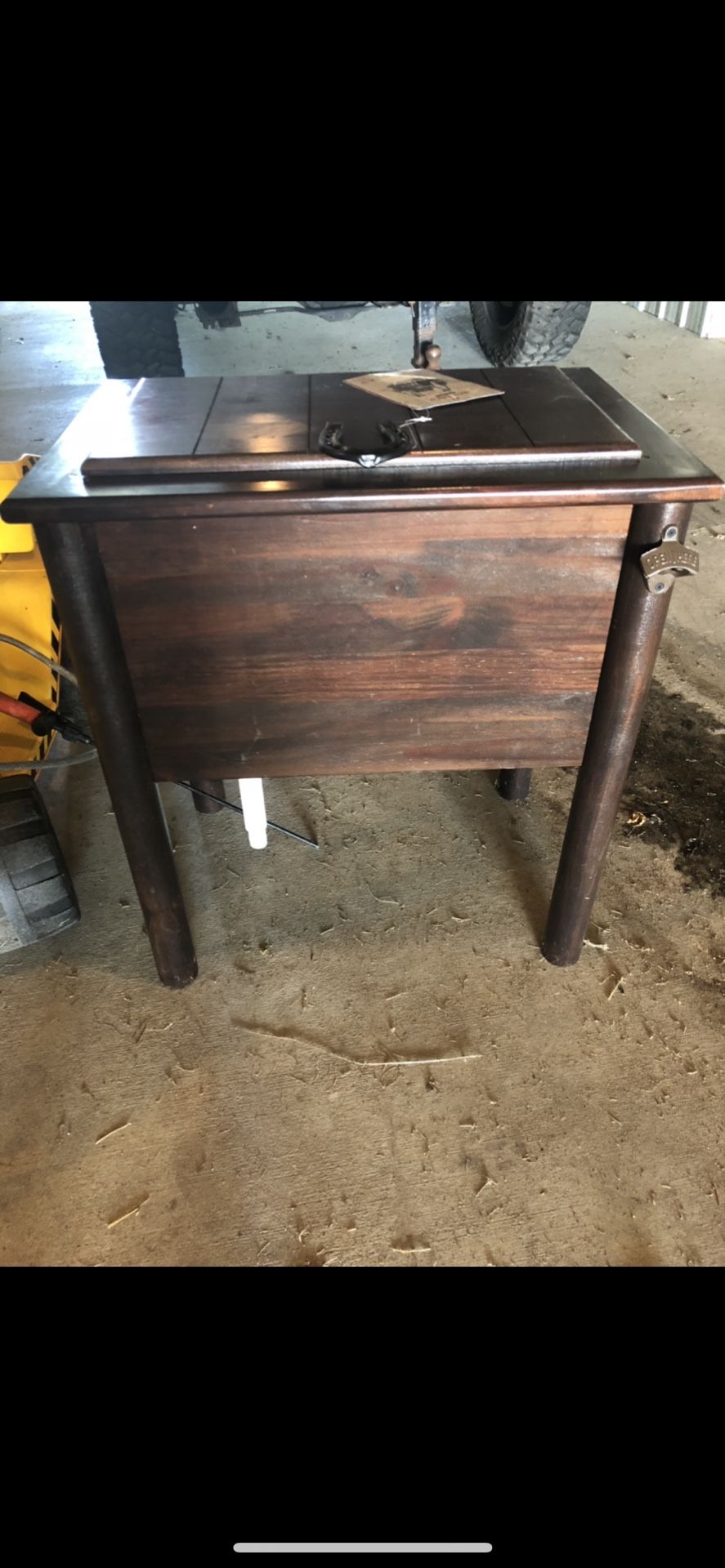 Red shed rustic ice chest