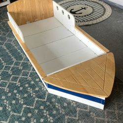 Child Boat Bed