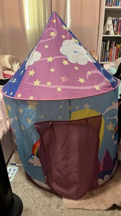 Kids play tent