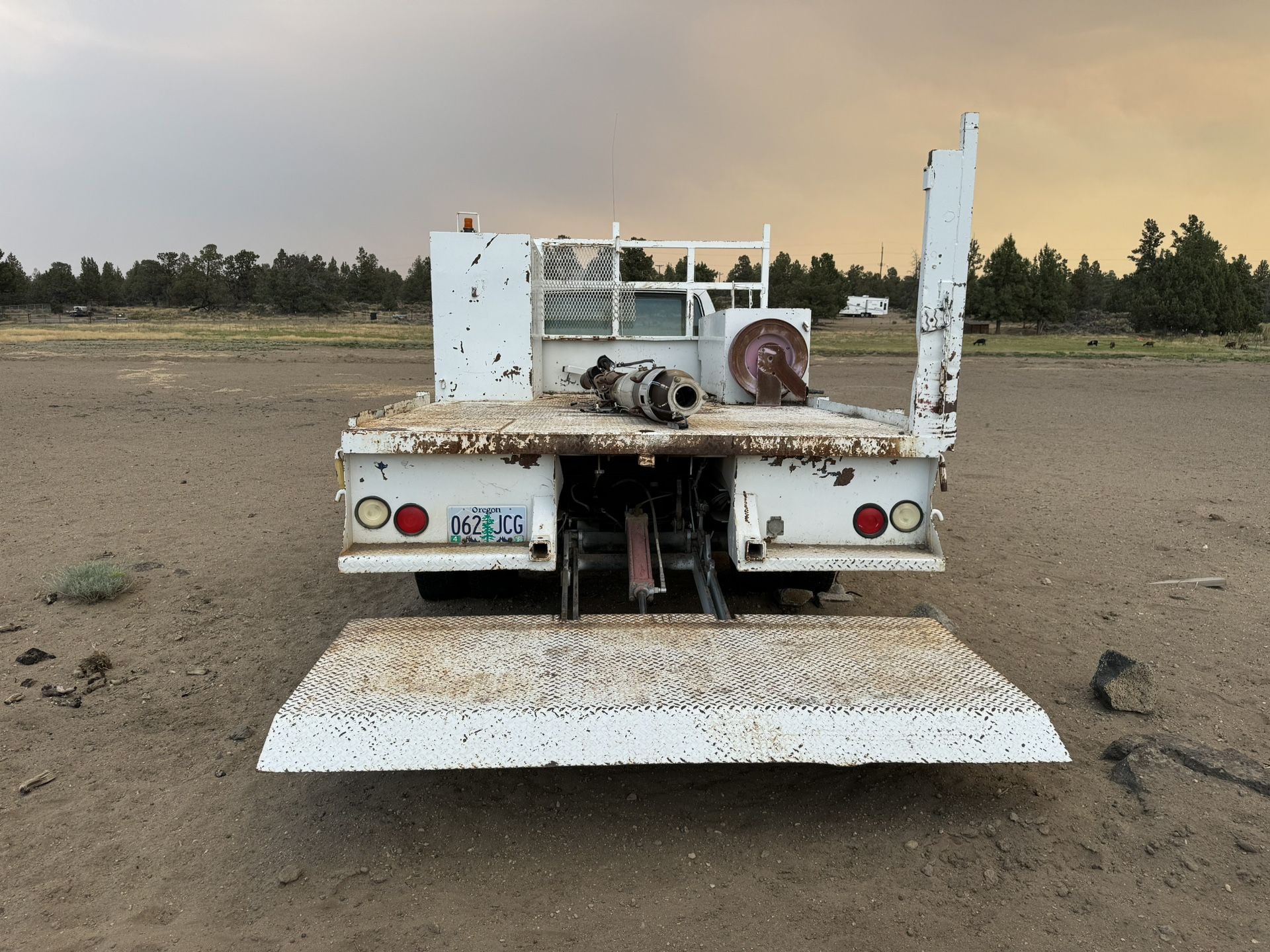 Service/utility Bed