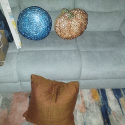 Sofa With Reclining End Seats