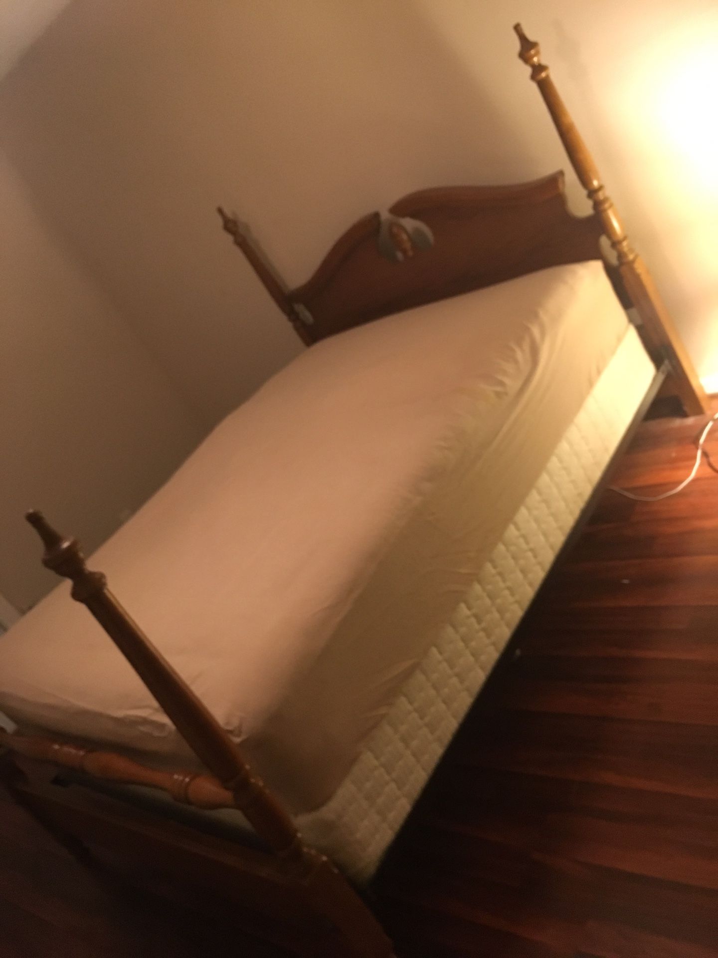 Queen bed frame mattress +box spring