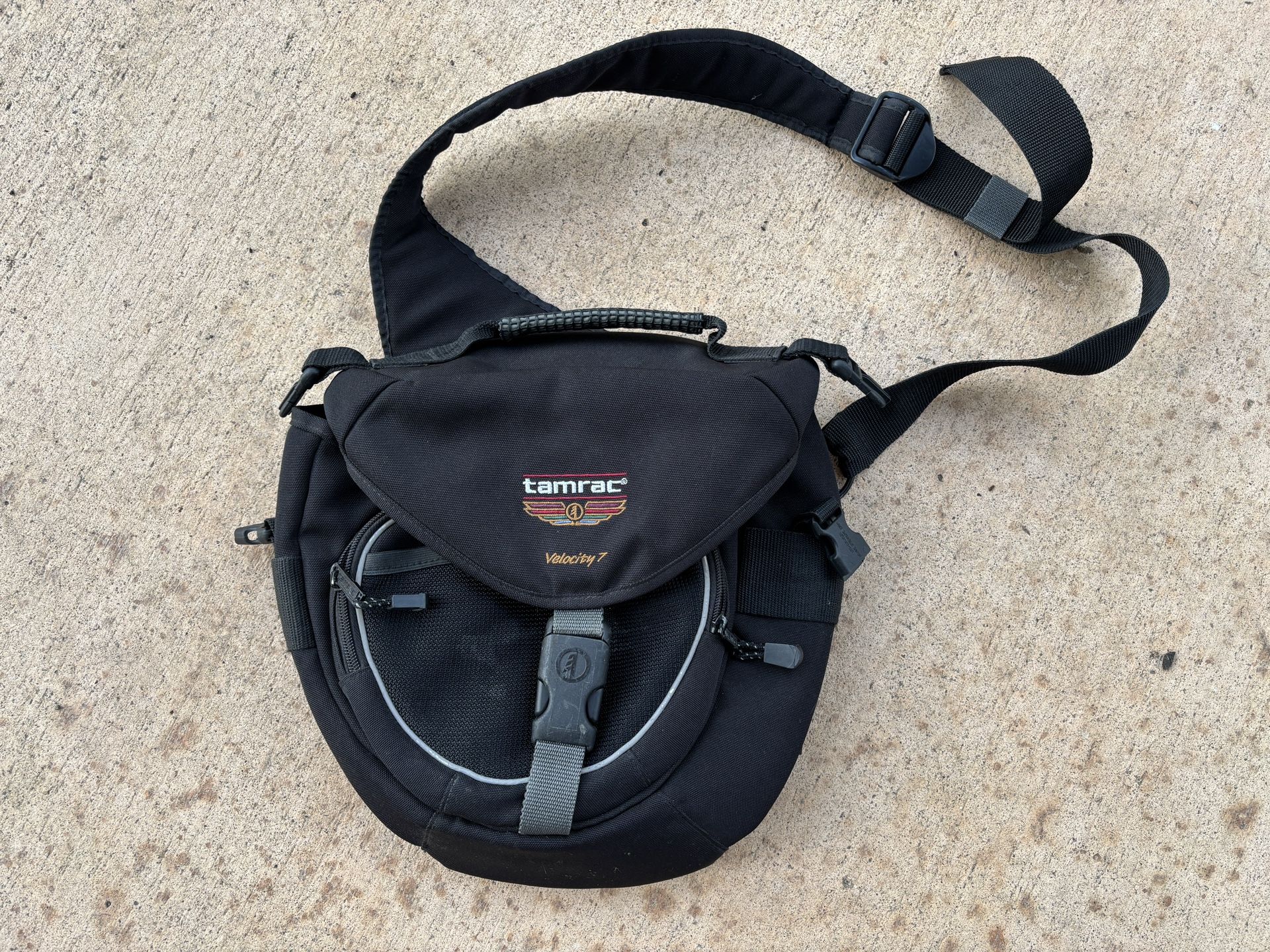 Tamrac Velocity 7 Photo sling bag SLR Camera Case Black bag 5747 
