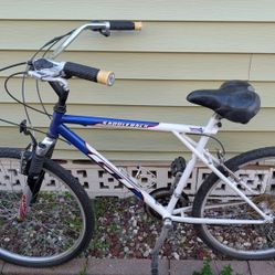 Vintage 1990 GT SADDLEBACK Mountain Bike, 21" Frame