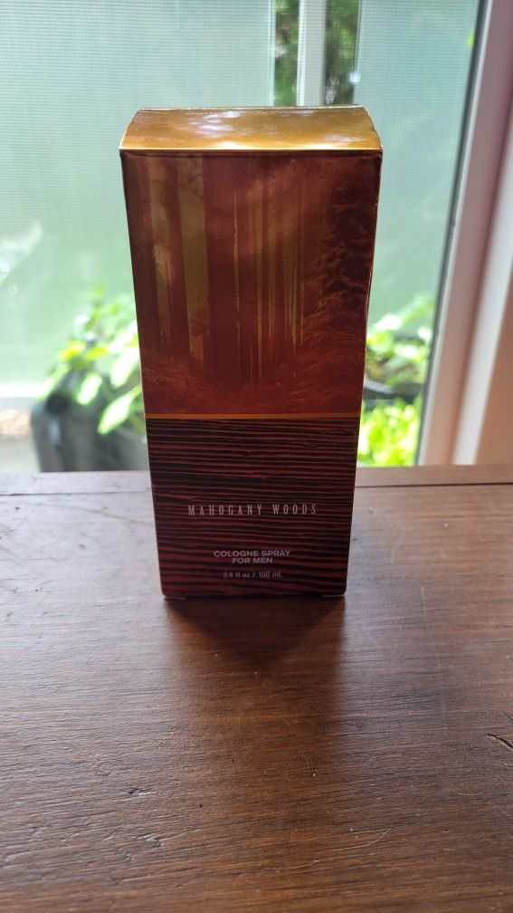 Mahogany Woods Cologne