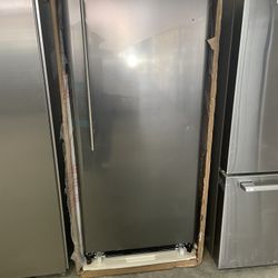 Vitara 17 Cu Upright Freezer In Stainless- CONVERTIBLE To Refrigerator 