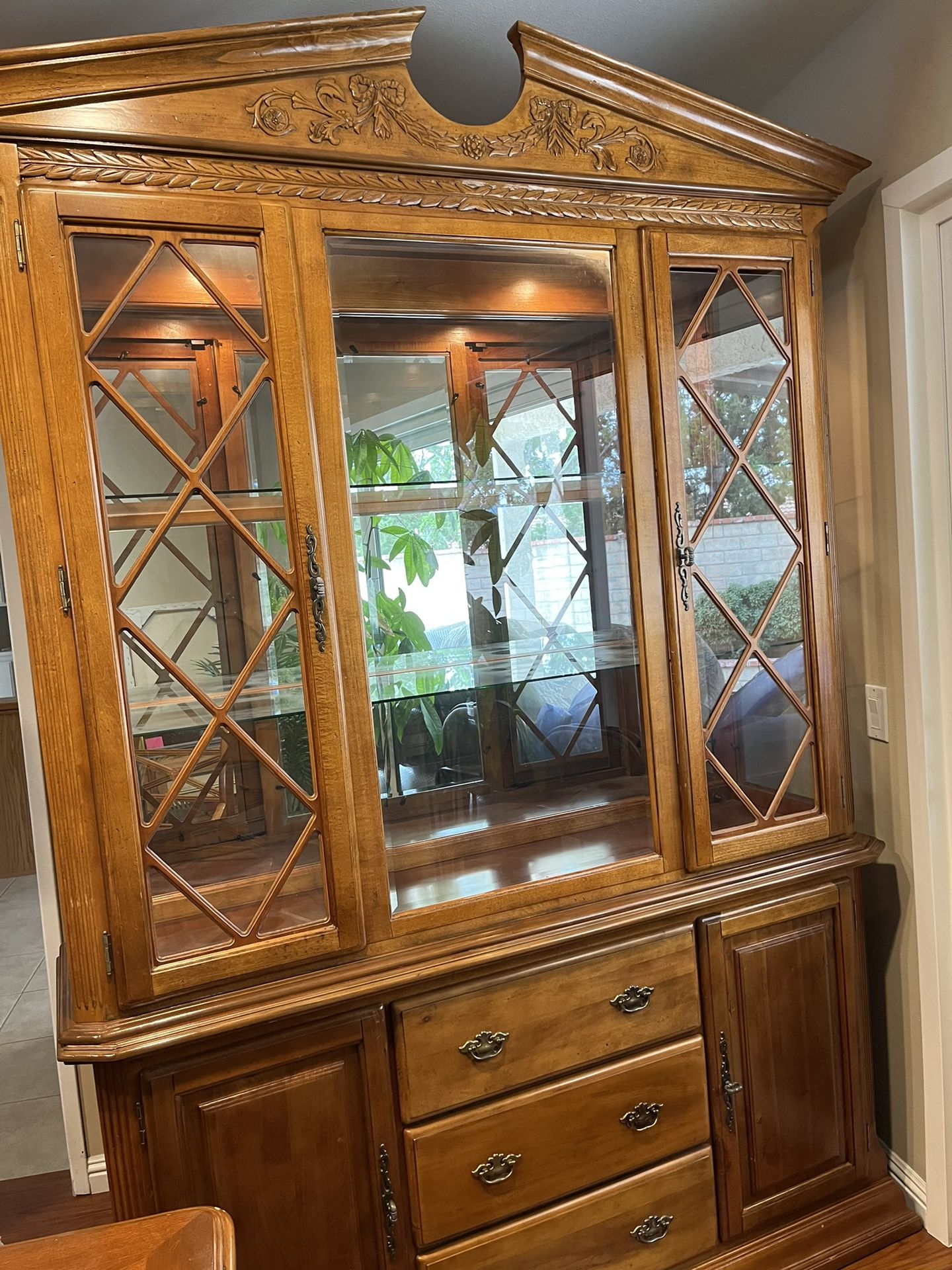 Beautiful Dining Table & China Cabinet