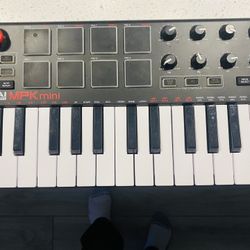 Akai MPK Mini 
