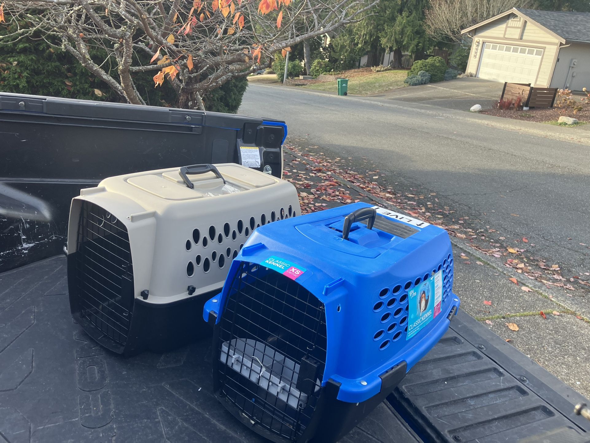 Small Dog Cat Rabbit Bunny Kennel Crate Carrier Like New 24" L by 14” W by 14” H $25 Each