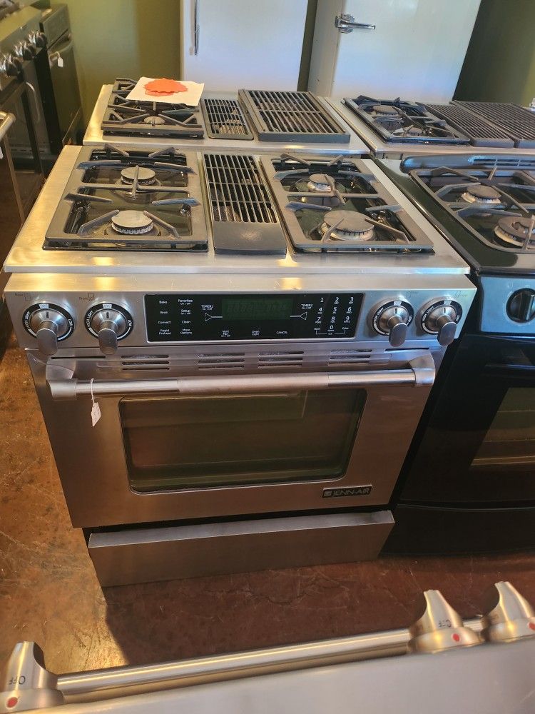 Jenn-Air Dual Fuel Gas Range
