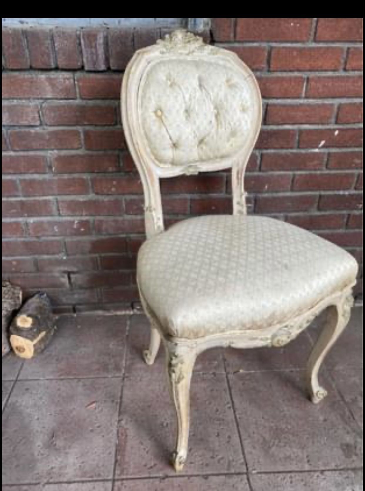 antique French Provence tufted White Chair