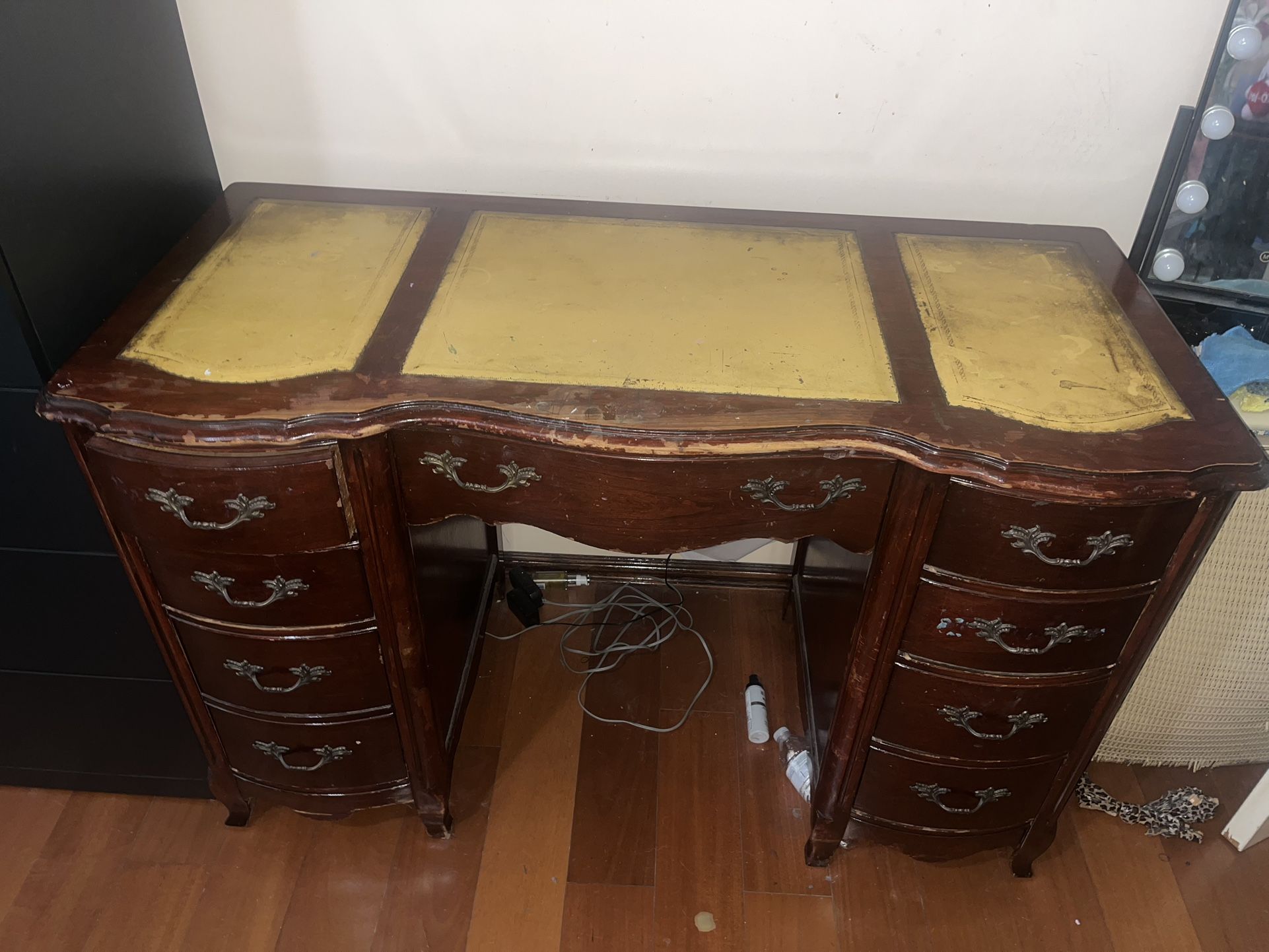 Antique Desk / Boudoir