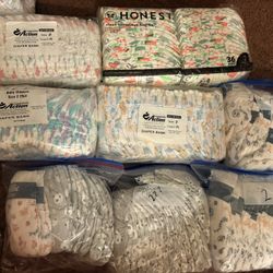 Size 2 Diapers / Pañales Medida 2 