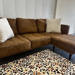 BROWN SECTIONAL COUCH W/ FREE DELIVERY 