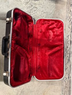 usical instrument case. (Maybe sax). Let me know and I will update. Tks