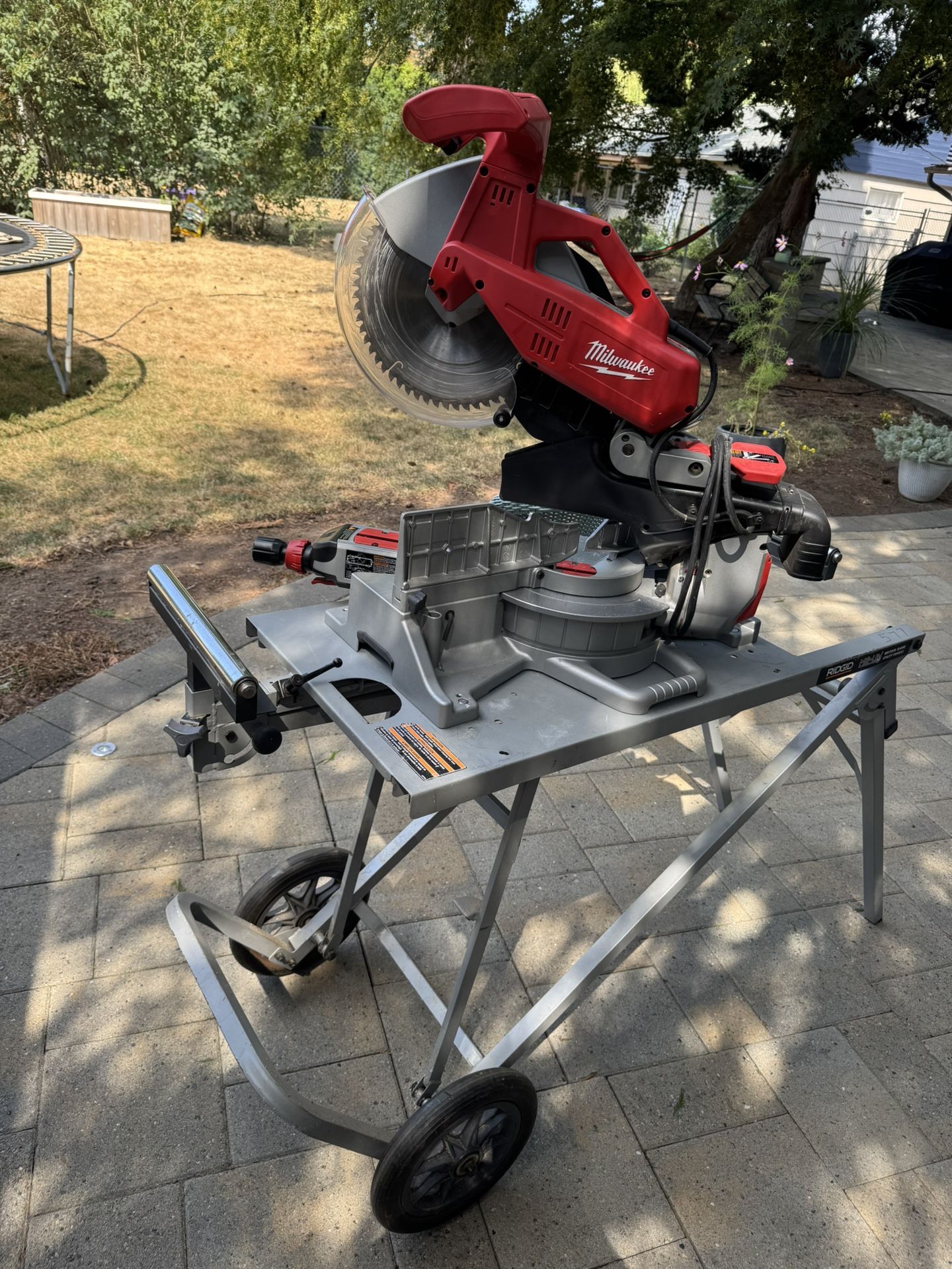 Milwaukee Mire esas with stand