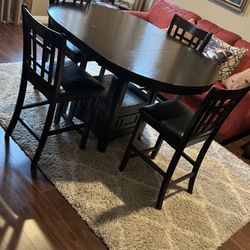 Counter Height Table With 6 Chairs.