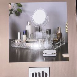 Cosmetic organizer