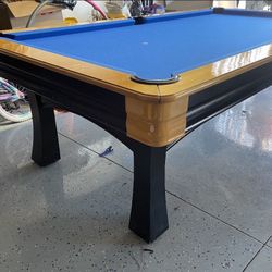Pool Table ( Free Delivery & Set Up ) 