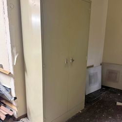 Sandusky 30 Wide By 16 Deep By 6 Ft With Key