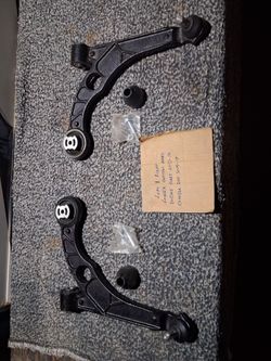 Lower control arms (both) dodge dart Chrysler 200