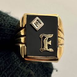 10K Gold E Diamond Ring Size 10.5