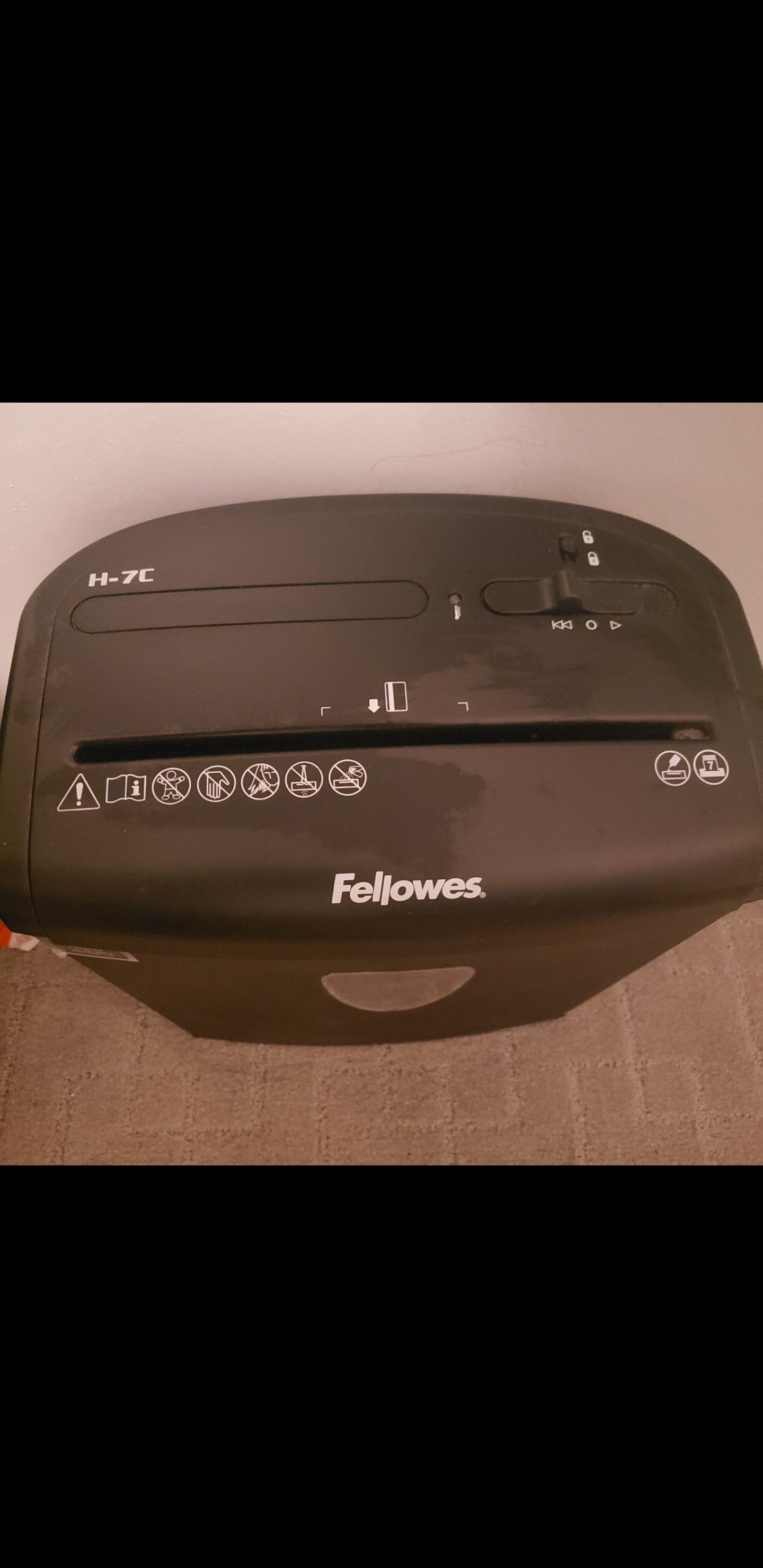 Fellowes shredder