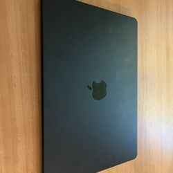 13” MacBook Air - M2/1TB/24GB RAM