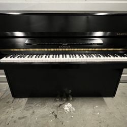 BLACK SAMICK STUDIO UPRIGHT PIANO! FREE DELIVERY & TUNING! + WARRANTY!