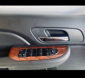 07 08 09 Tahoe Suburban Denali Yukon Avalanche Front Drivers Side Door Panel
