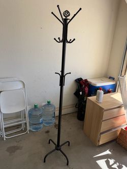 Black Metal Freestanding Coat Rack