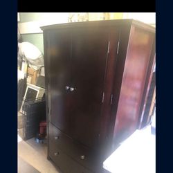 dresser tv hutch good condition 