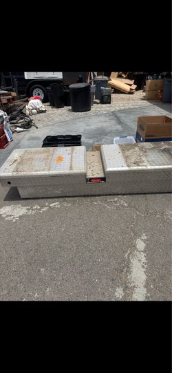 Coastal truck bed tool box