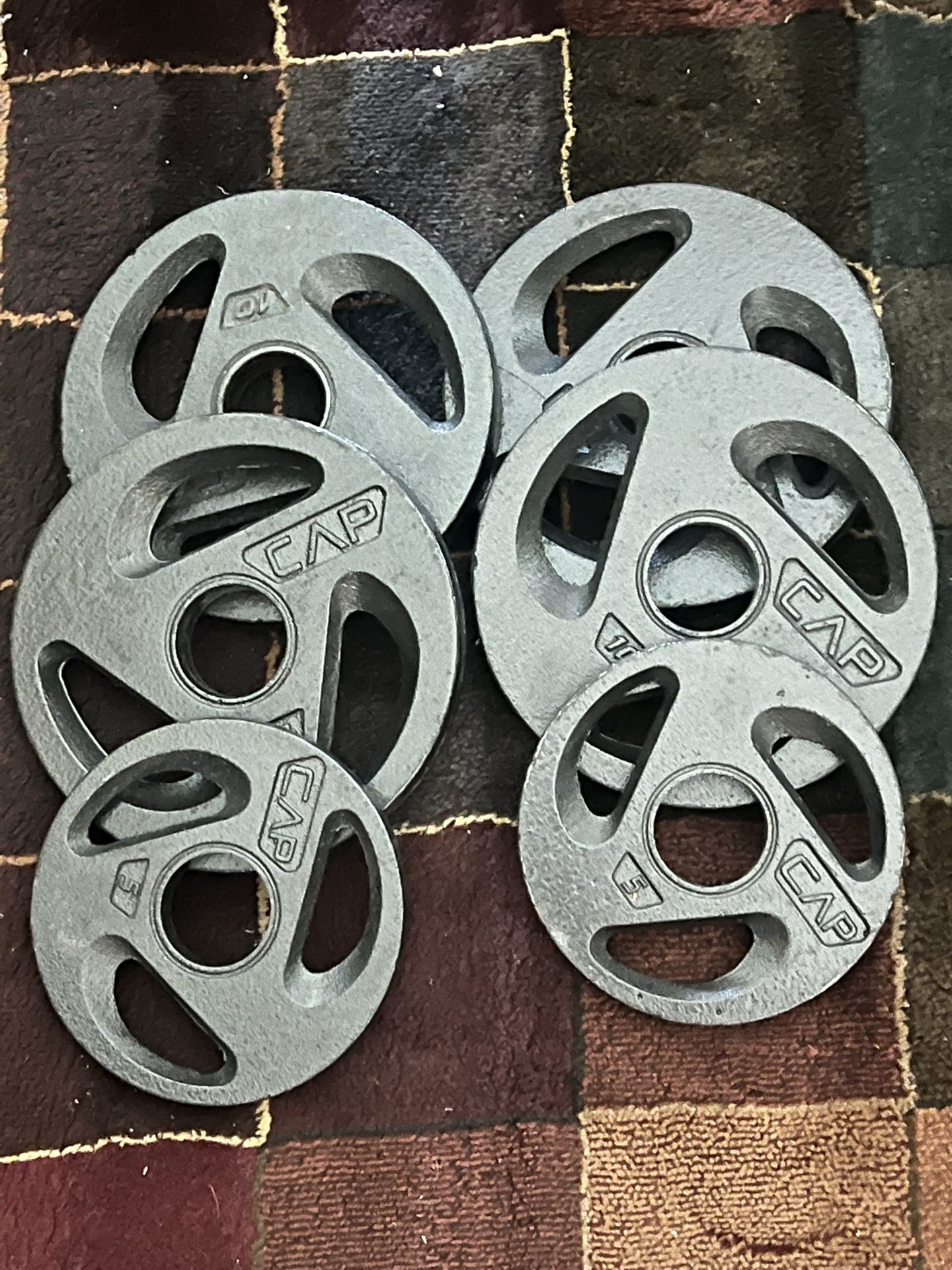 CAP CAST IRON TRI-GRIP OLYMPIC WEIGHT PLATES—50 lbs Total